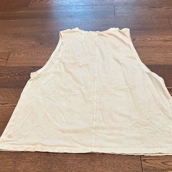 Lululemon tank - Picture 3 of 4